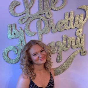 Meet your Posher, Ava